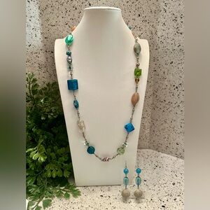 Glass beads necklace strand with earrings